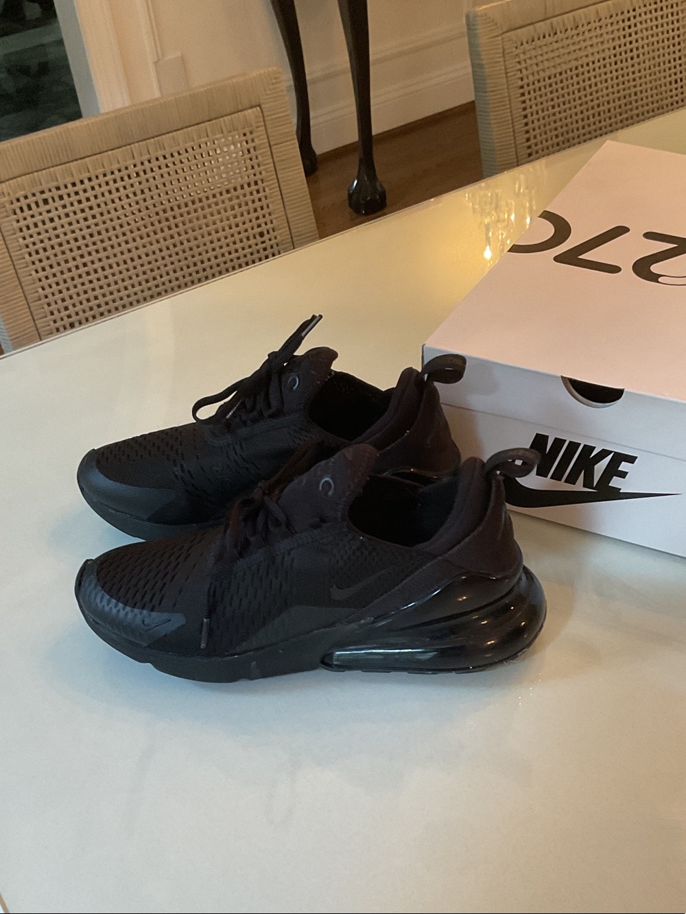 NikeAIR MAX 270 all black tennis’ shoes in size 9.5